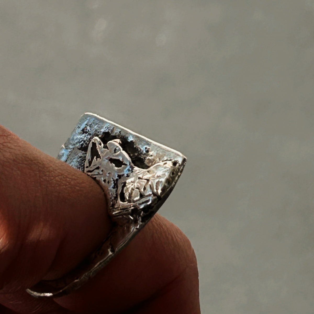 Wolf Growling Ring