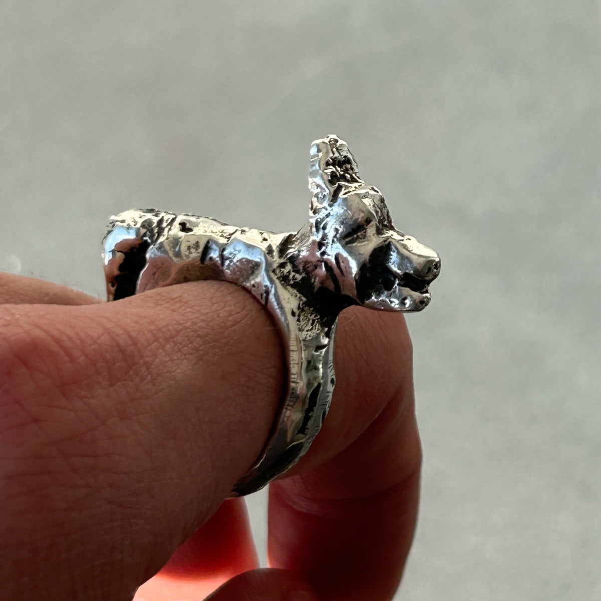 Bold Wolf Ring