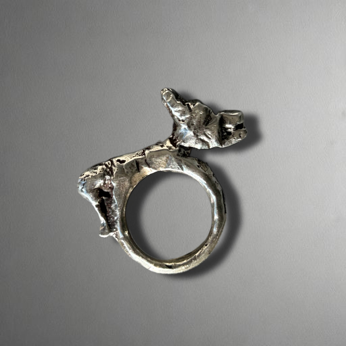 Bold Wolf Ring